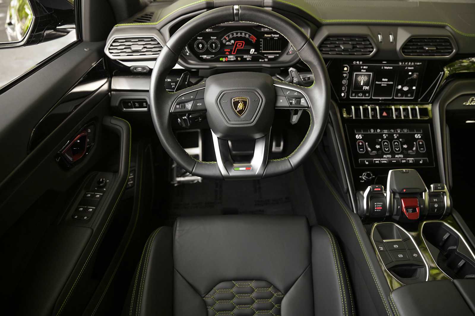 2024 Lamborghini Urus S - Photo 37