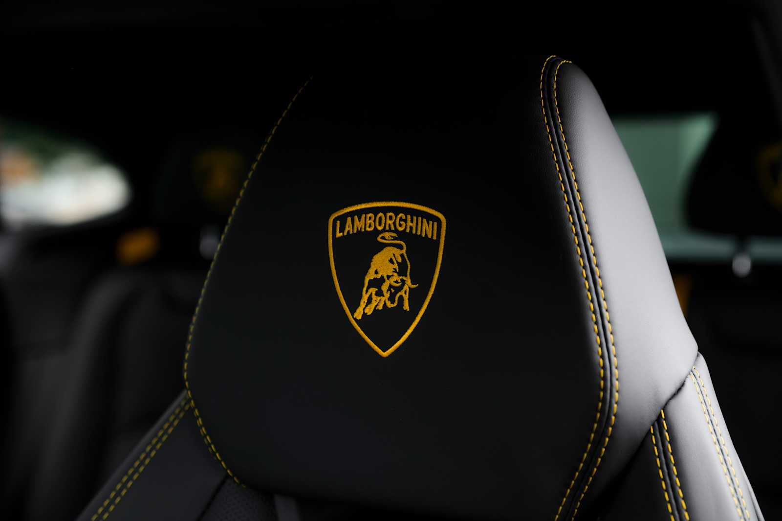 2026 Lamborghini Urus SE - Photo 29