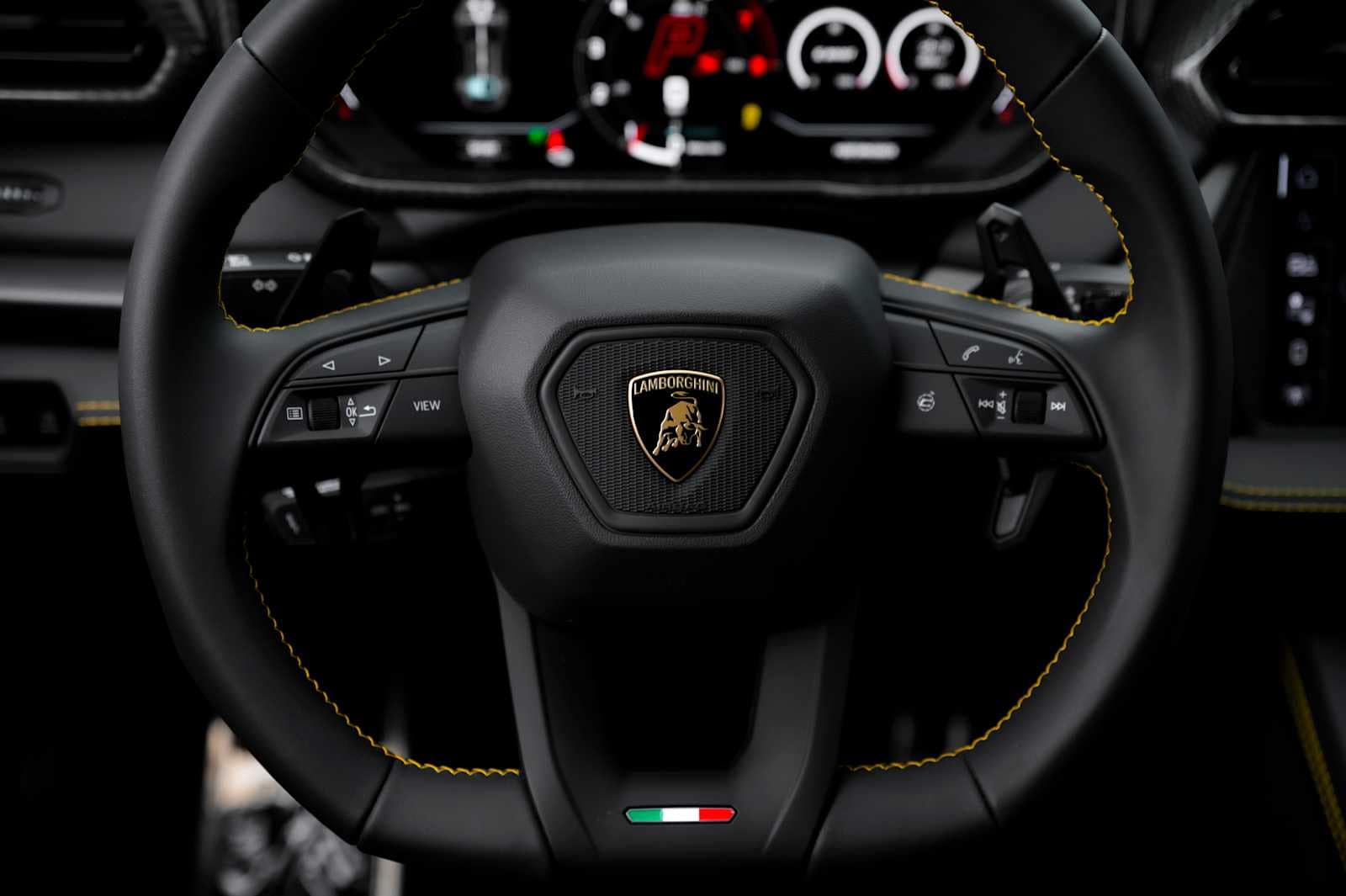 2026 Lamborghini Urus SE - Photo 36