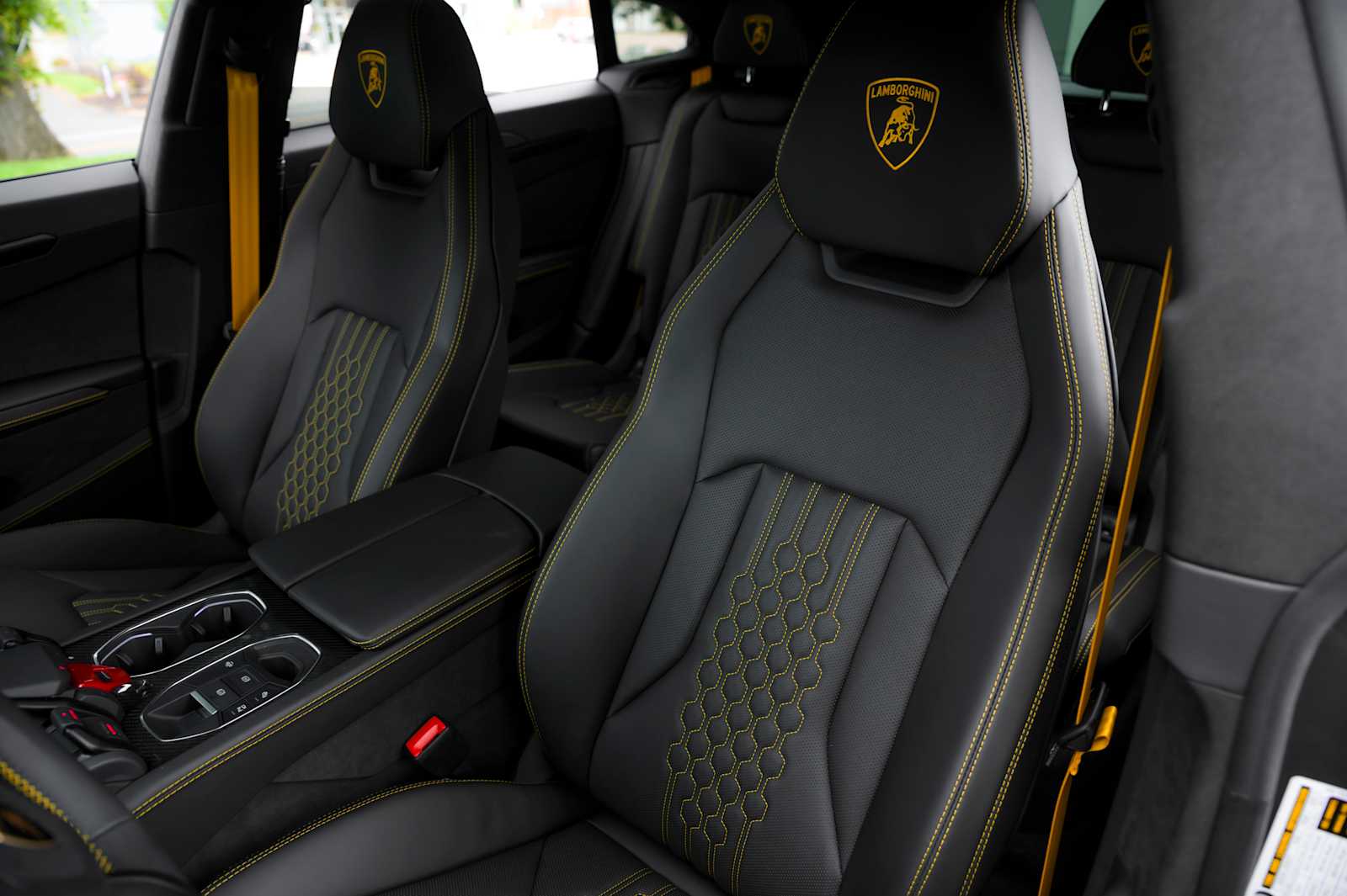 2026 Lamborghini Urus SE - Photo 26