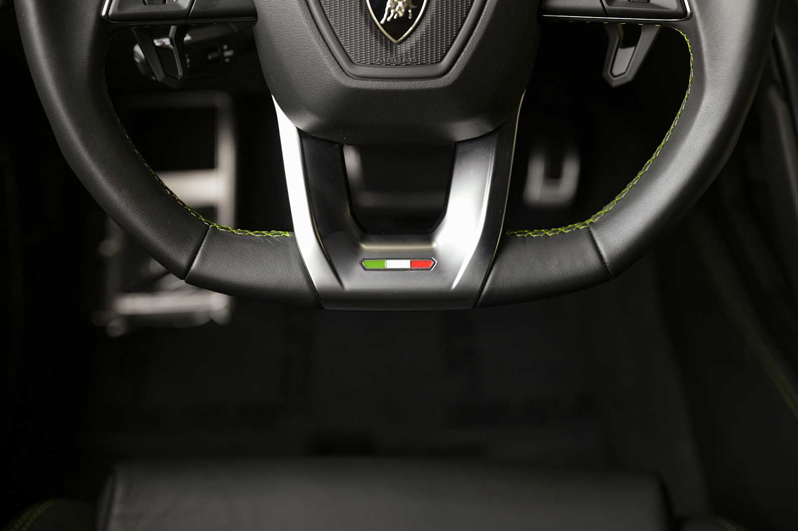 2024 Lamborghini Urus S - Photo 39