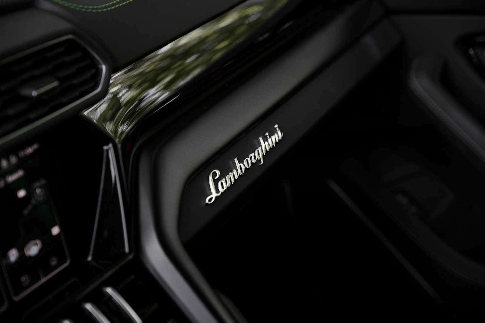 2024 Lamborghini Urus S - Photo 26