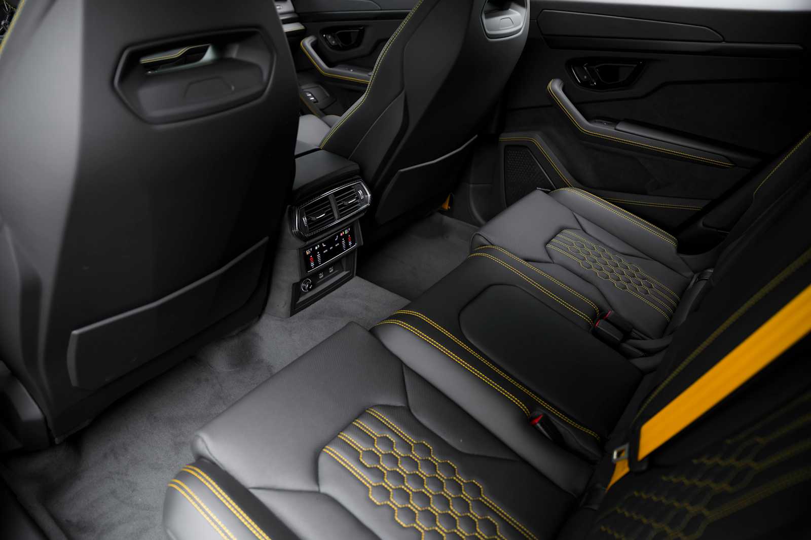 2026 Lamborghini Urus SE - Photo 33