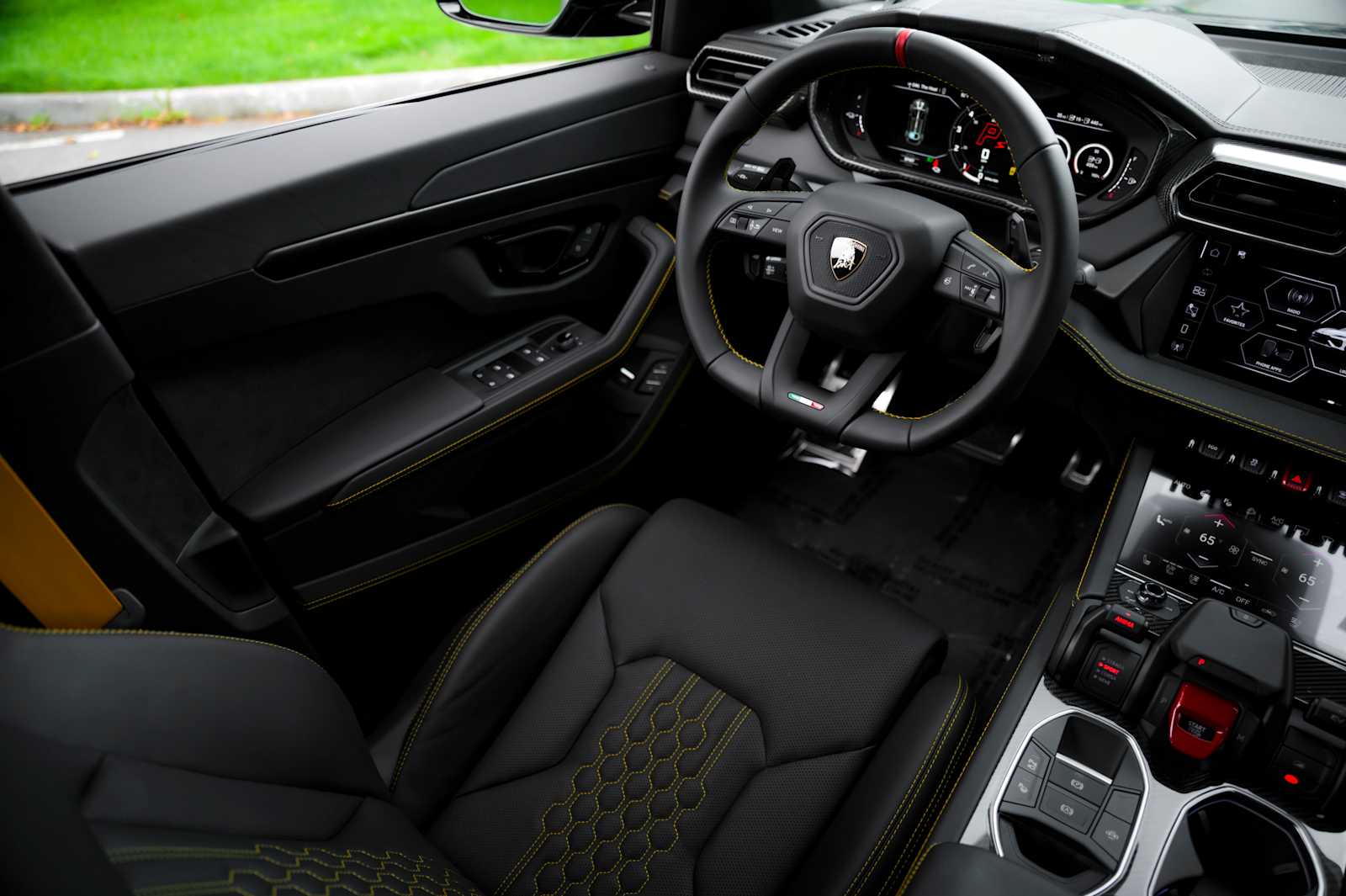 2026 Lamborghini Urus SE - Photo 47