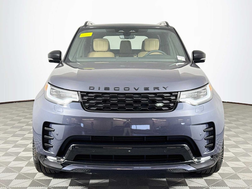 New 2026 Land Rover Discovery Dynamic SE SUV