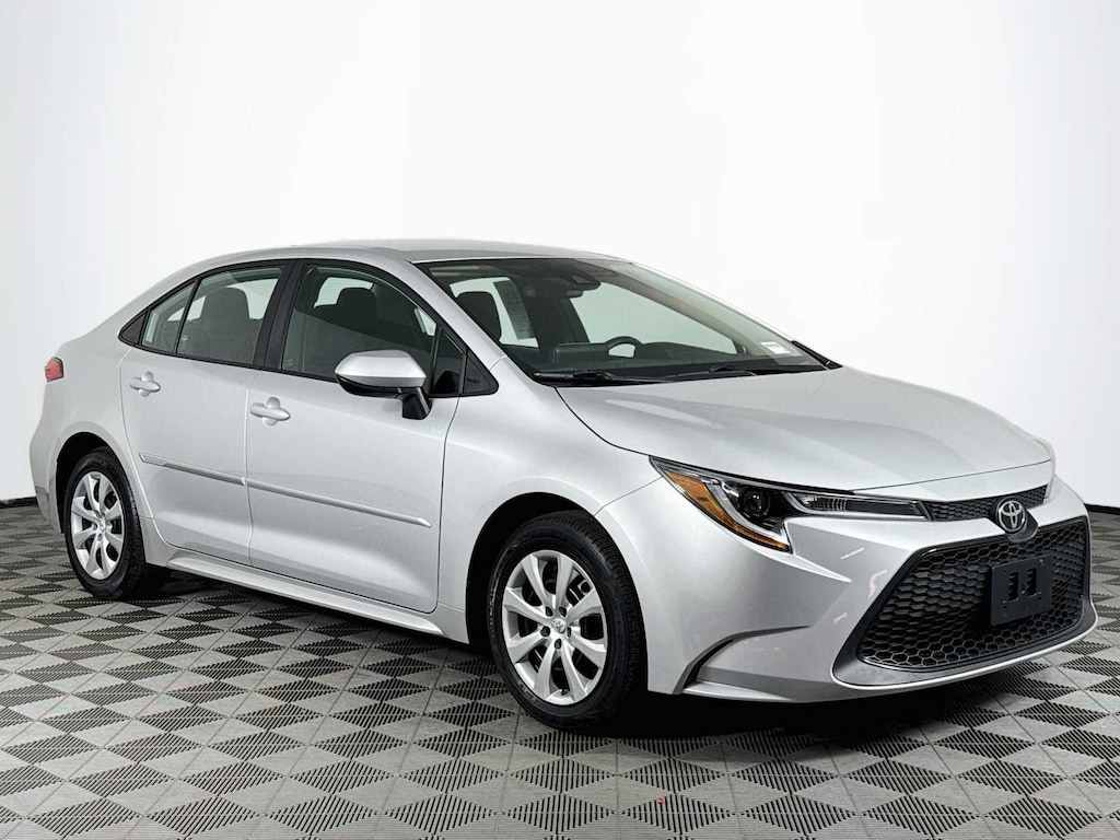 Used 2022 Toyota Corolla LE Sedan