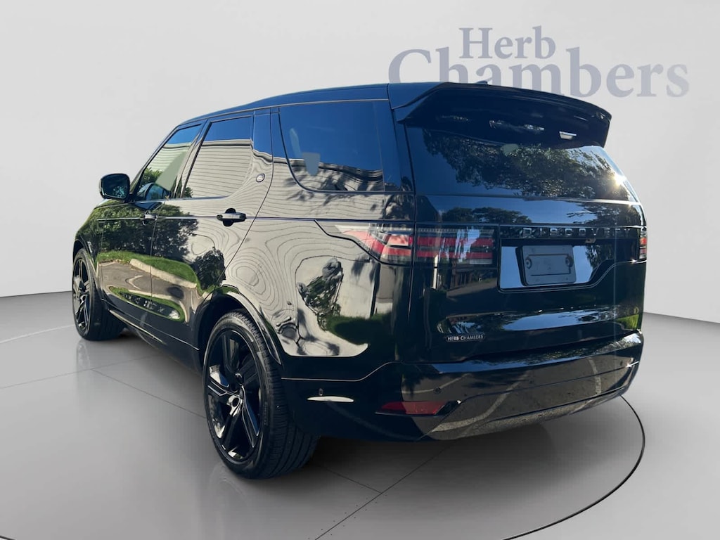 Certified 2025 Land Rover Discovery Dynamic SE SUV