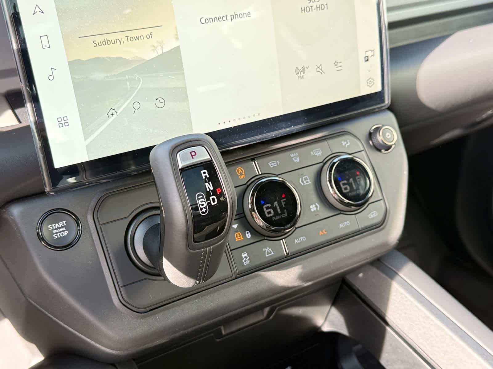 2026 Land Rover Defender OCTA - Photo 16