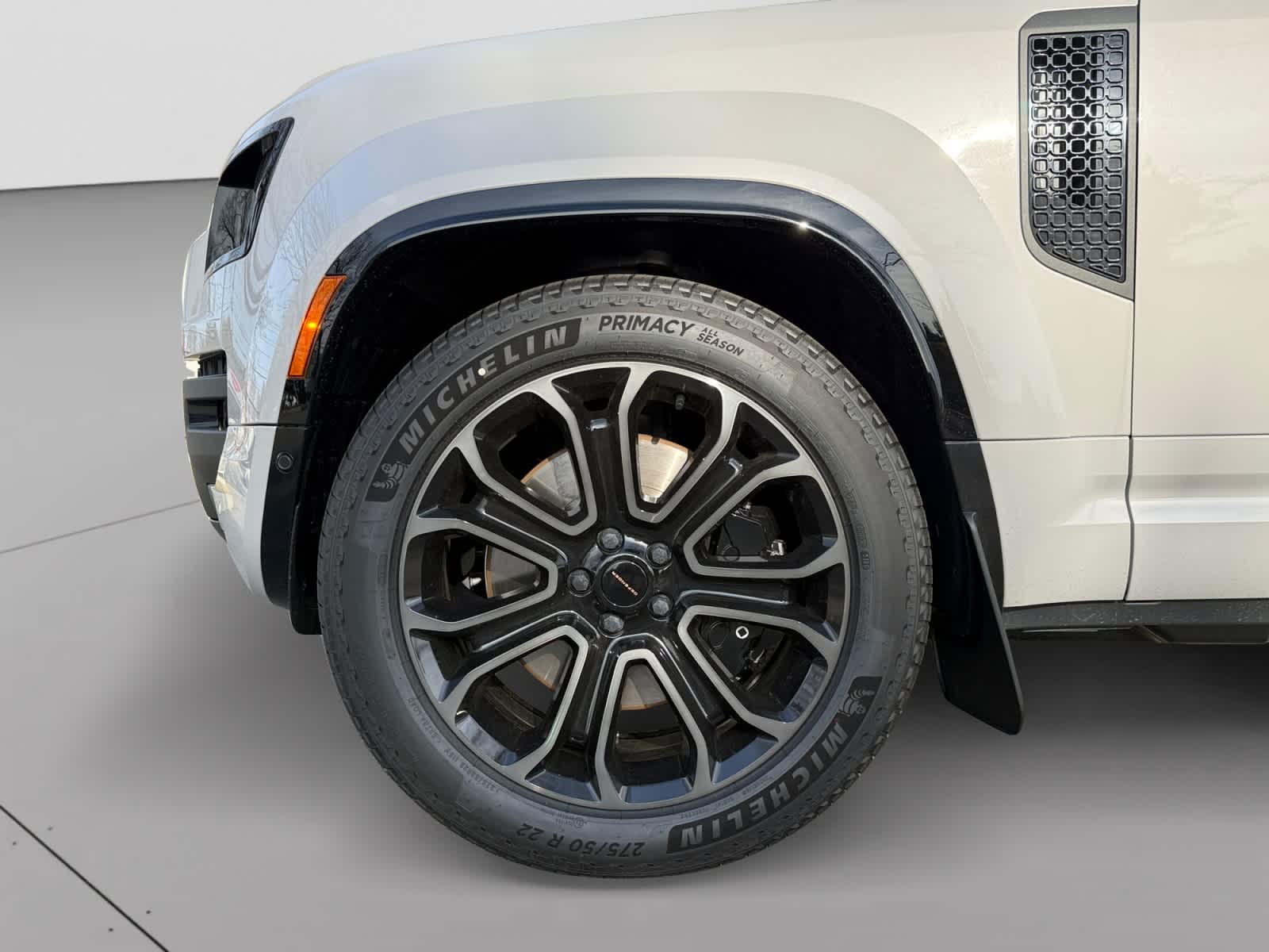 2026 Land Rover Defender OCTA - Photo 19