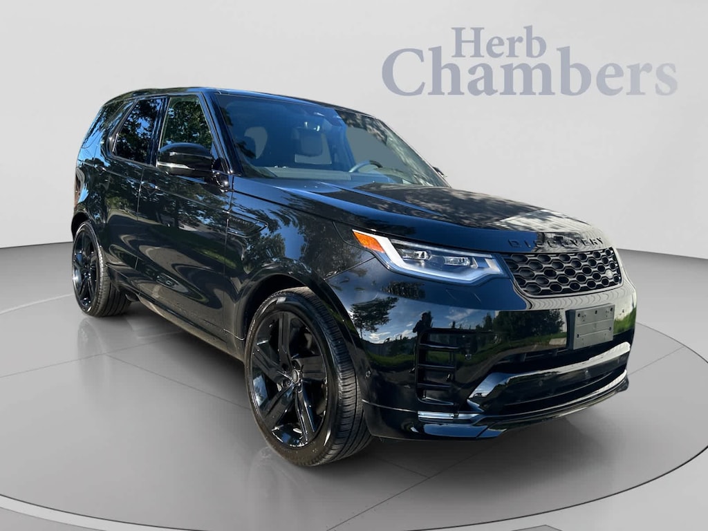 Certified 2025 Land Rover Discovery Dynamic SE SUV