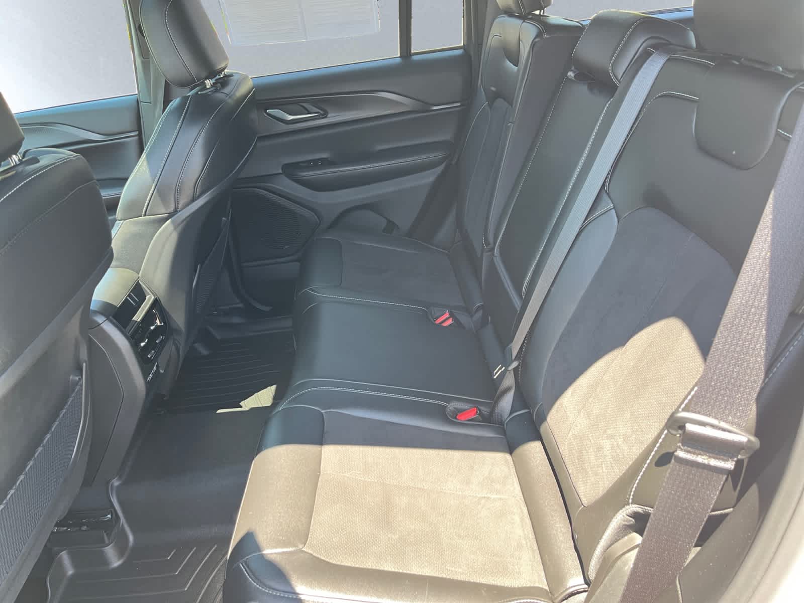 2024 Jeep Grand Cherokee Altitude - Photo 19