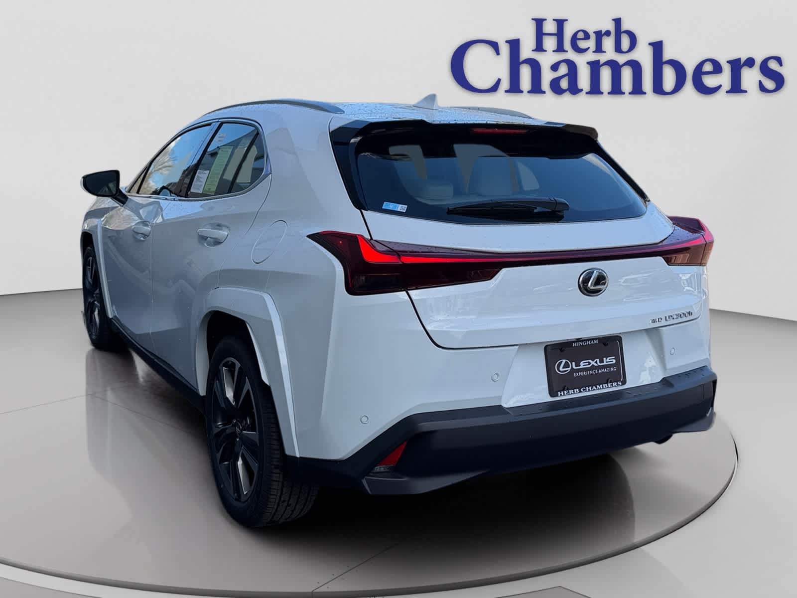 2026 Lexus UX Hybrid 300h Premium - Photo 3