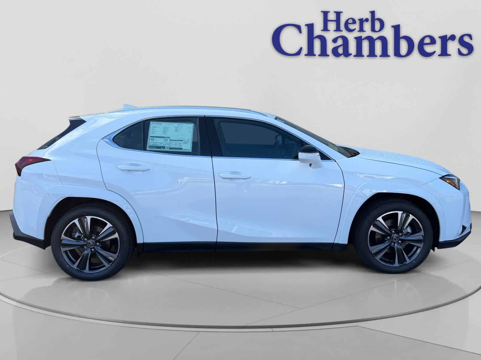 2026 Lexus UX Hybrid 300h Premium - Photo 9