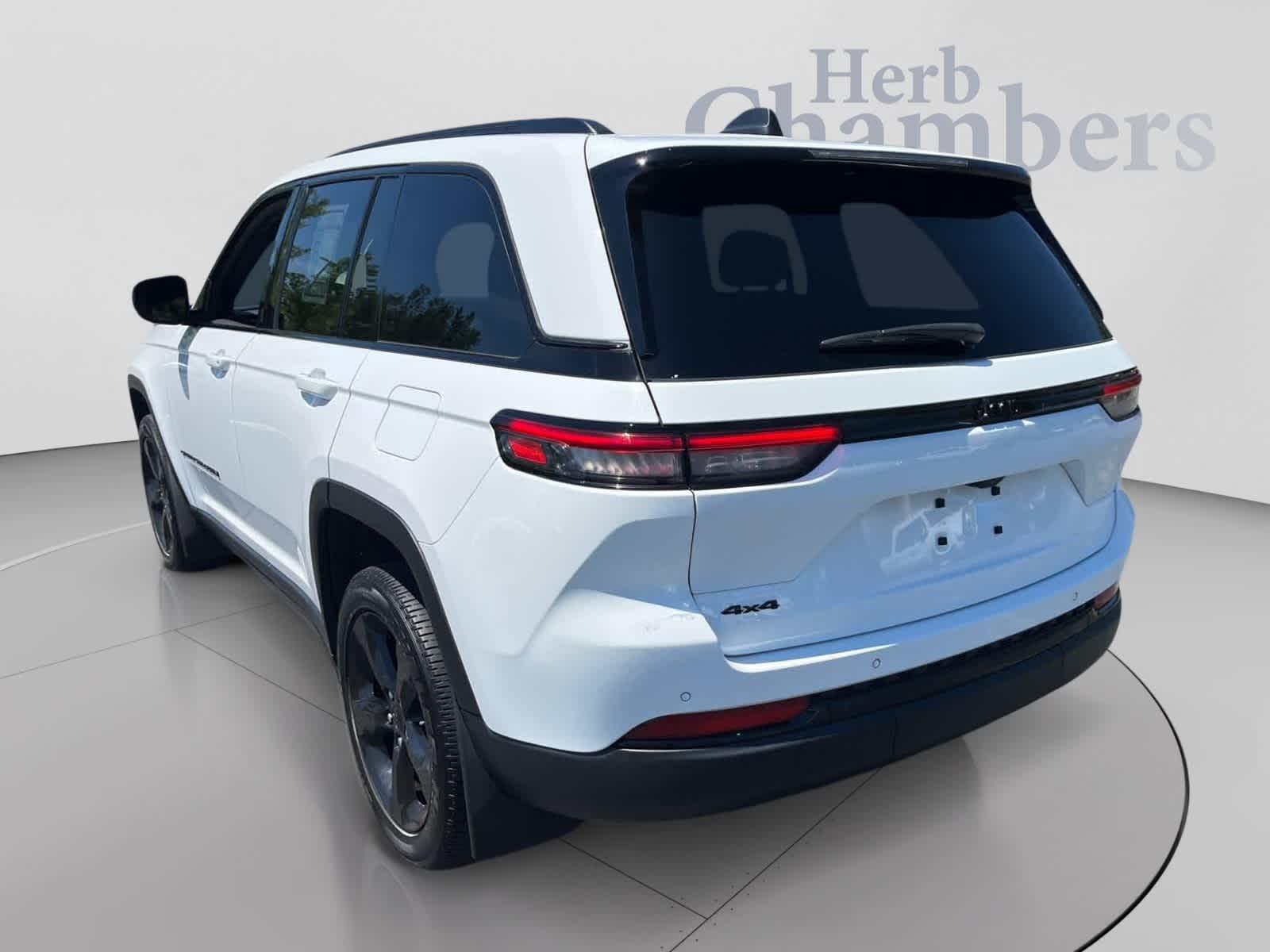 2024 Jeep Grand Cherokee Altitude - Photo 12