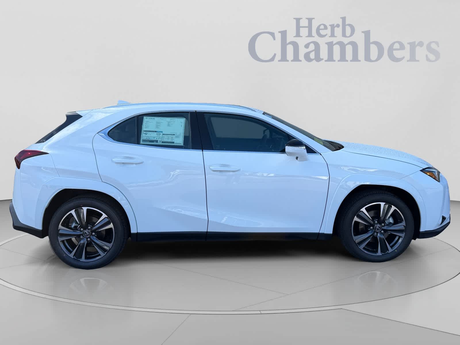 2026 Lexus UX Hybrid 300h Premium - Photo 9
