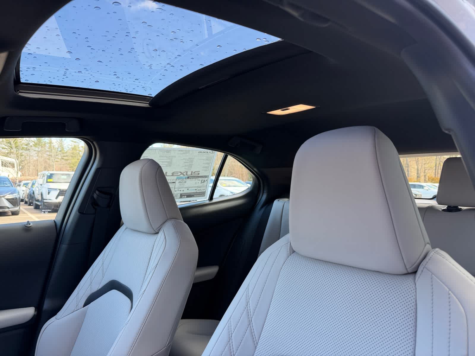 2026 Lexus UX Hybrid 300h Premium - Photo 19