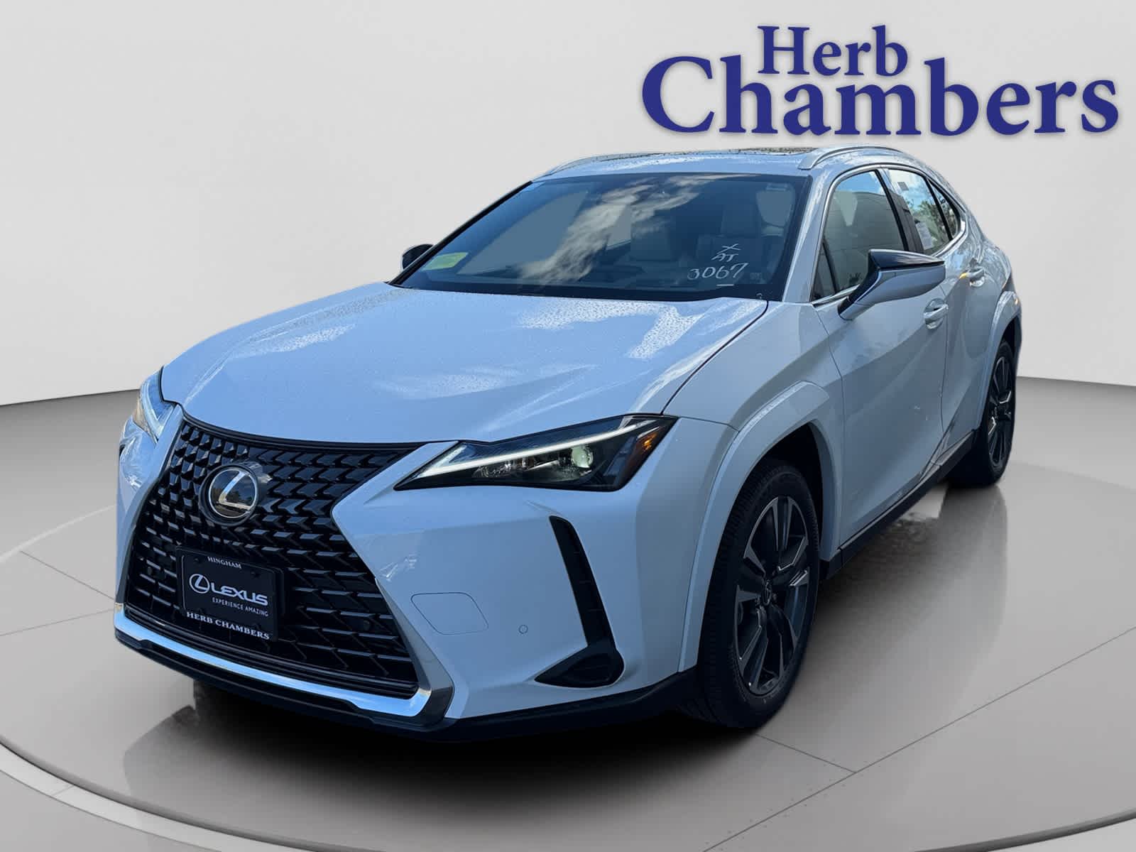 2026 Lexus UX Hybrid 300h Premium - Photo 8