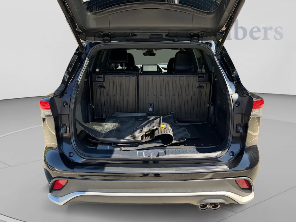 Used 2023 Toyota Highlander XSE SUV