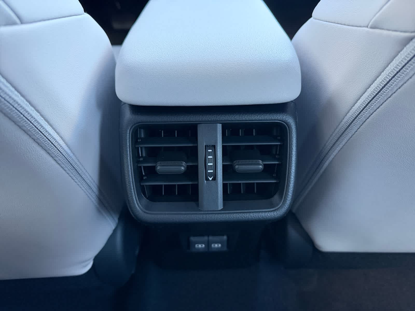 2026 Lexus UX Hybrid 300h Premium - Photo 22