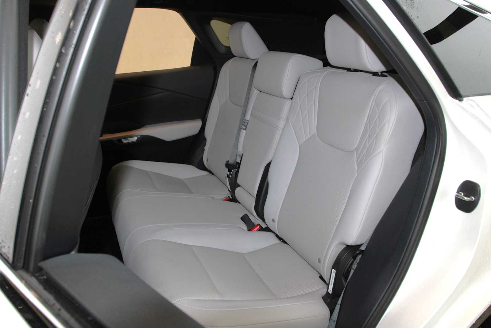 2026 Lexus RX 350 - Photo 25