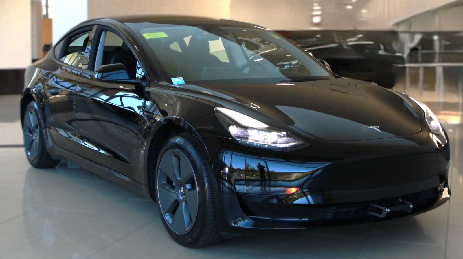 Tesla Model 3