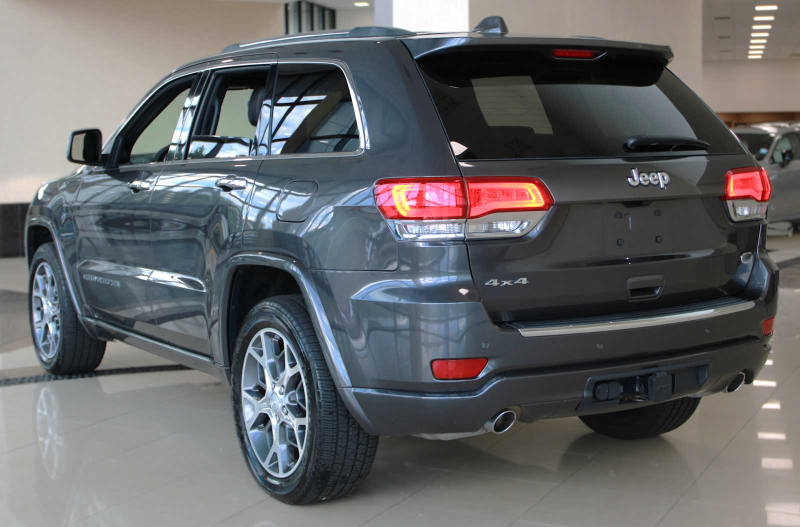 Used 2021 Jeep Grand Cherokee Overland SUV