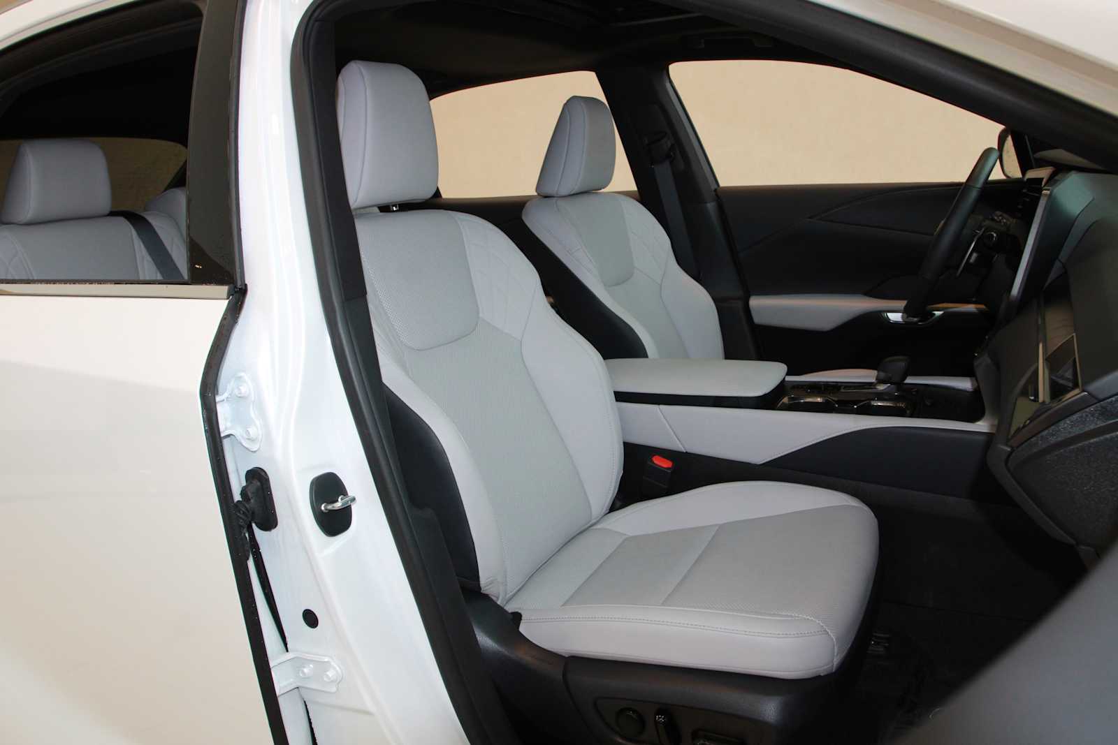 2026 Lexus RX 350 - Photo 29