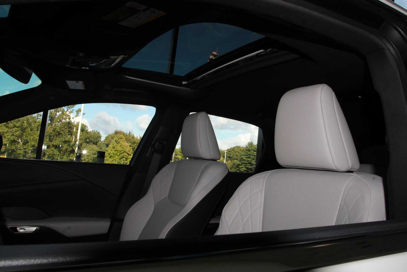 2026 Lexus RX Hybrid 350h - Photo 17