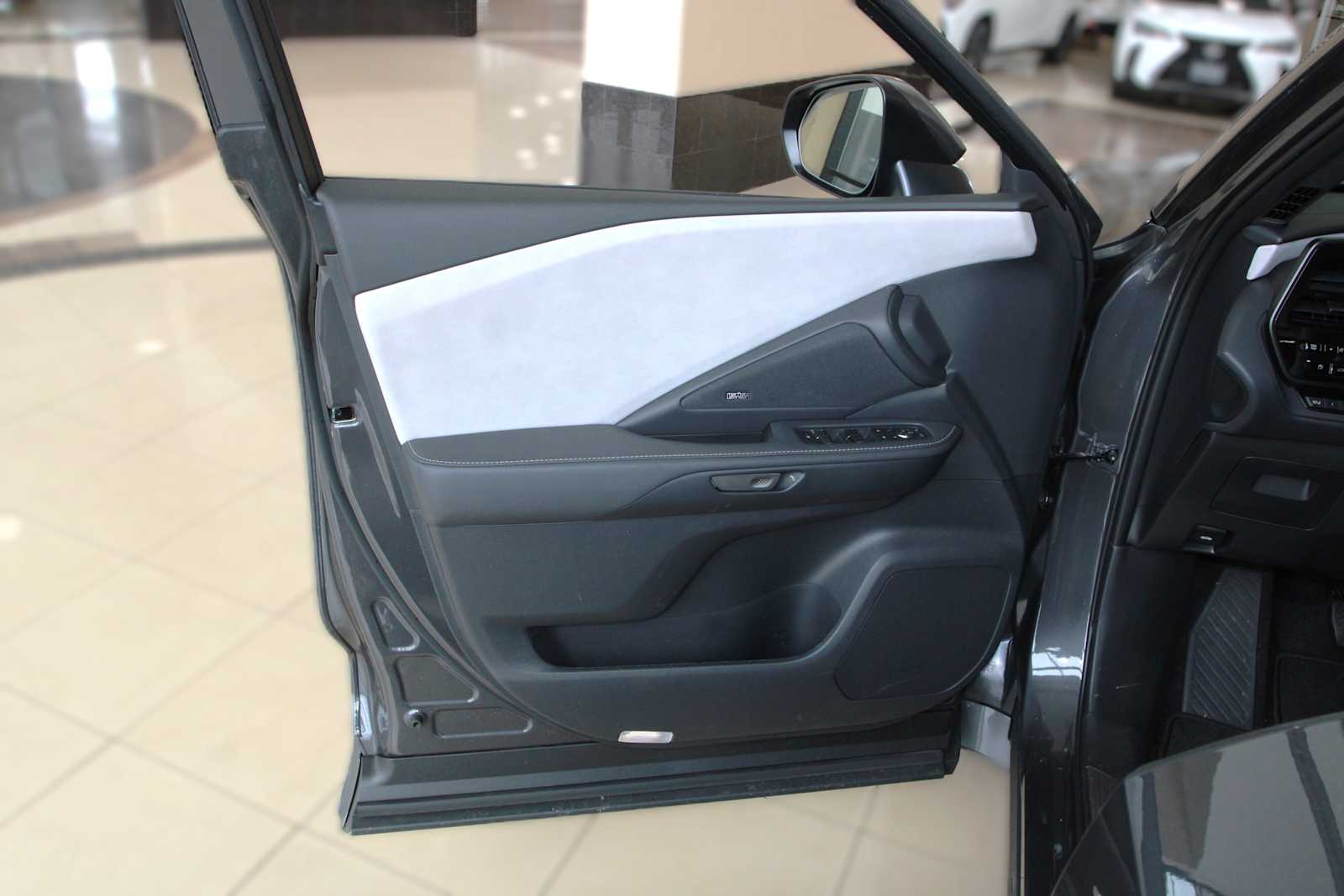 2026 Lexus TX 350 Luxury - Photo 17