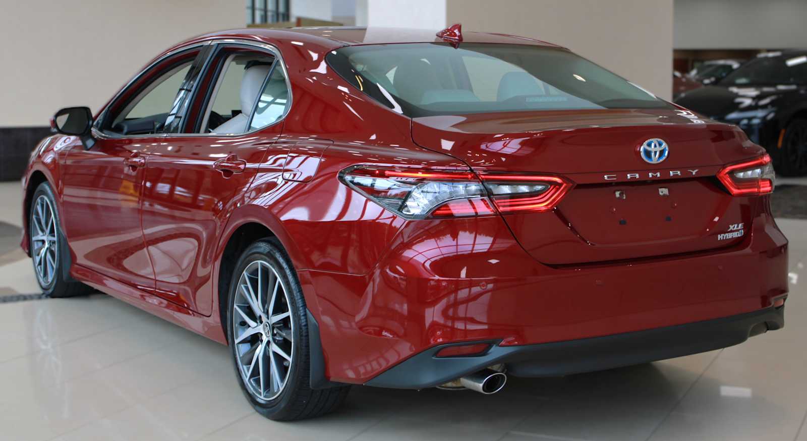 Used 2022 Toyota Camry Hybrid XLE Sedan