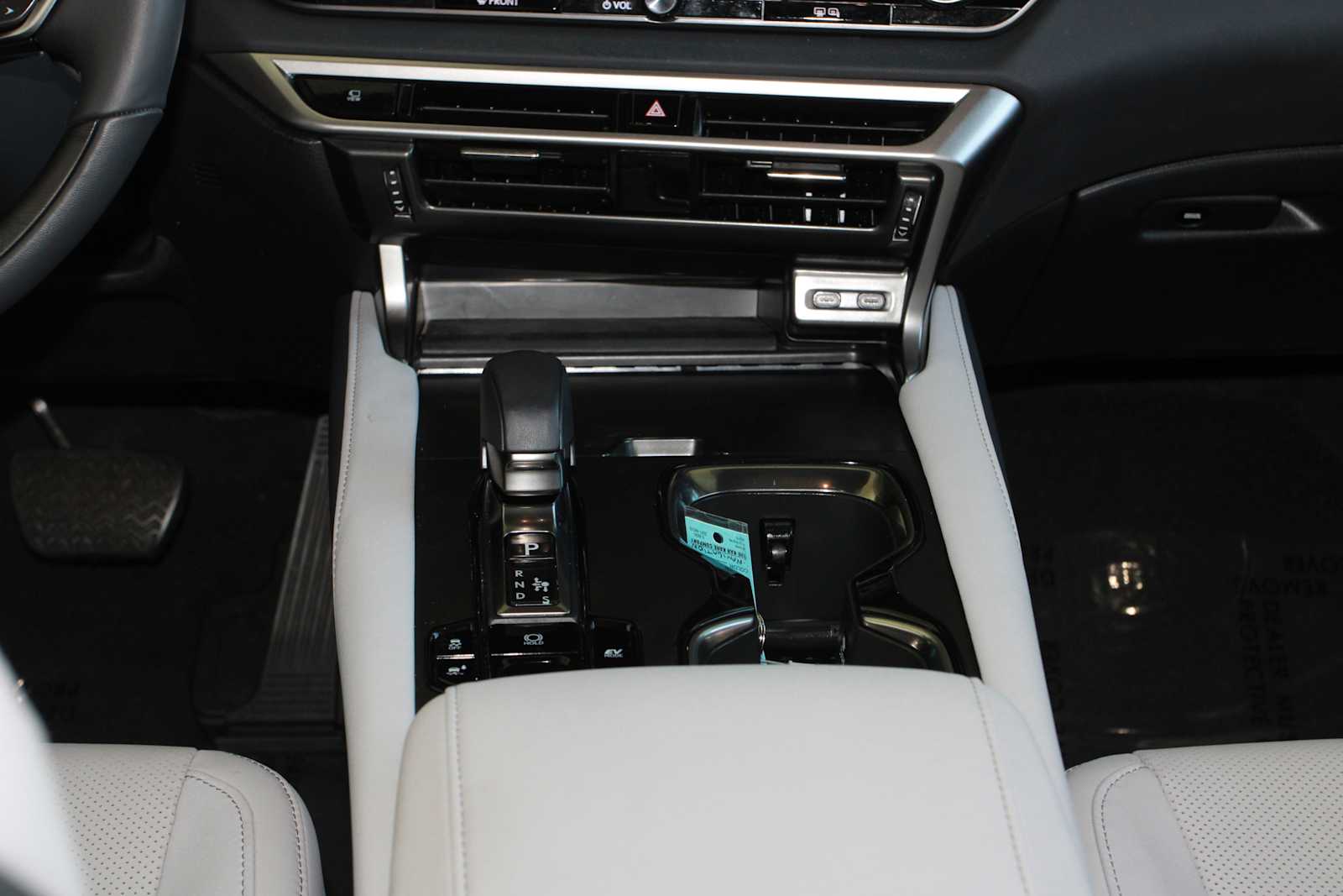 2026 Lexus RX Hybrid 350h - Photo 32