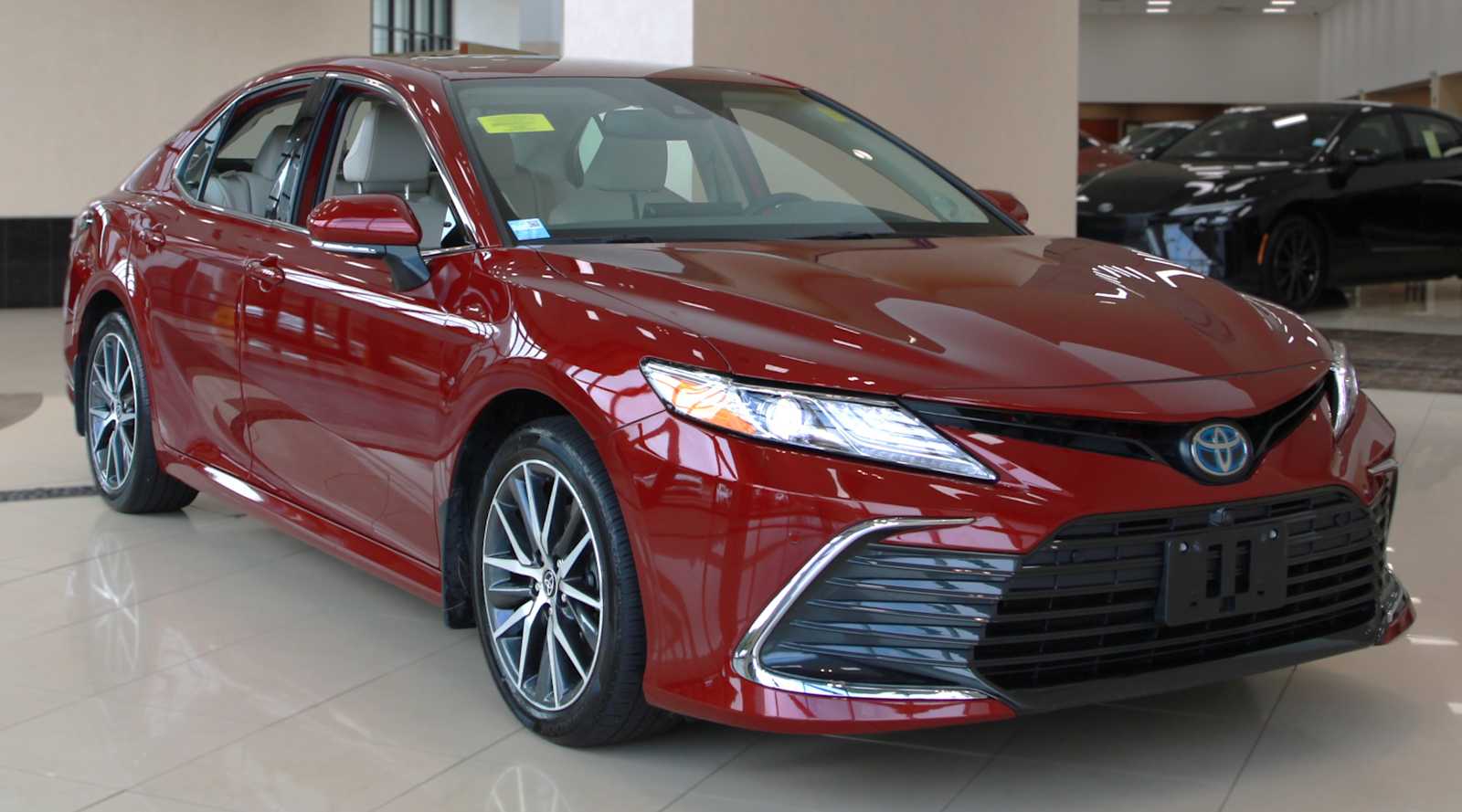 Used 2022 Toyota Camry Hybrid XLE Sedan