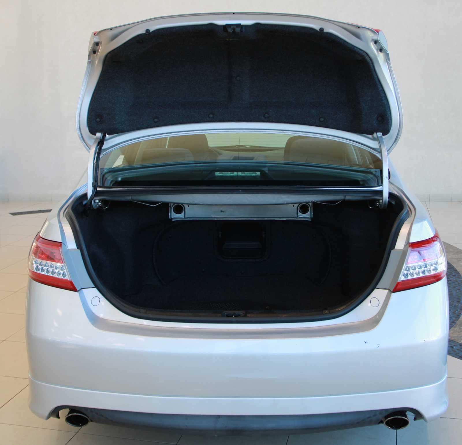 Used 2011 Toyota Camry SE Sedan