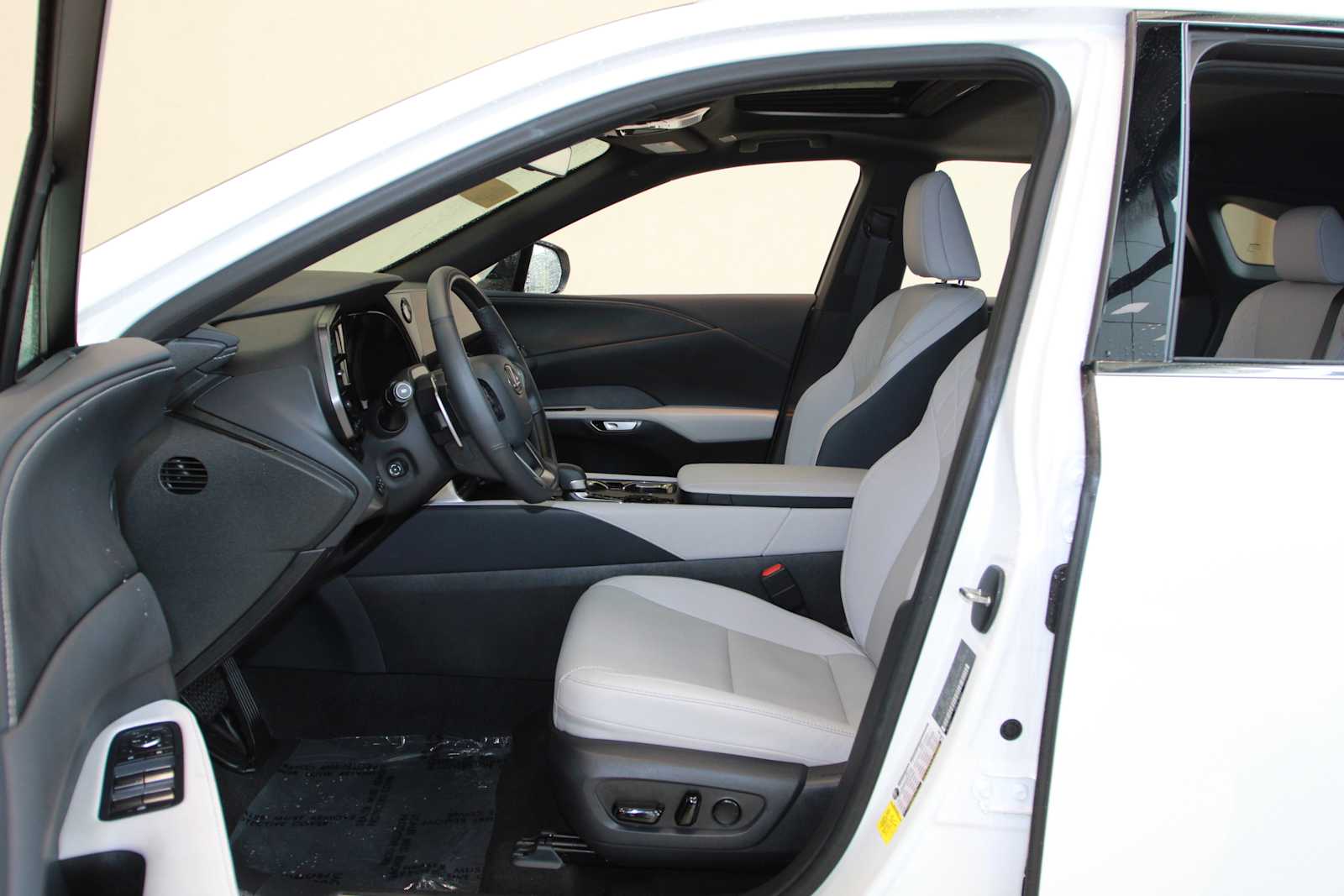 2026 Lexus RX 350 - Photo 22