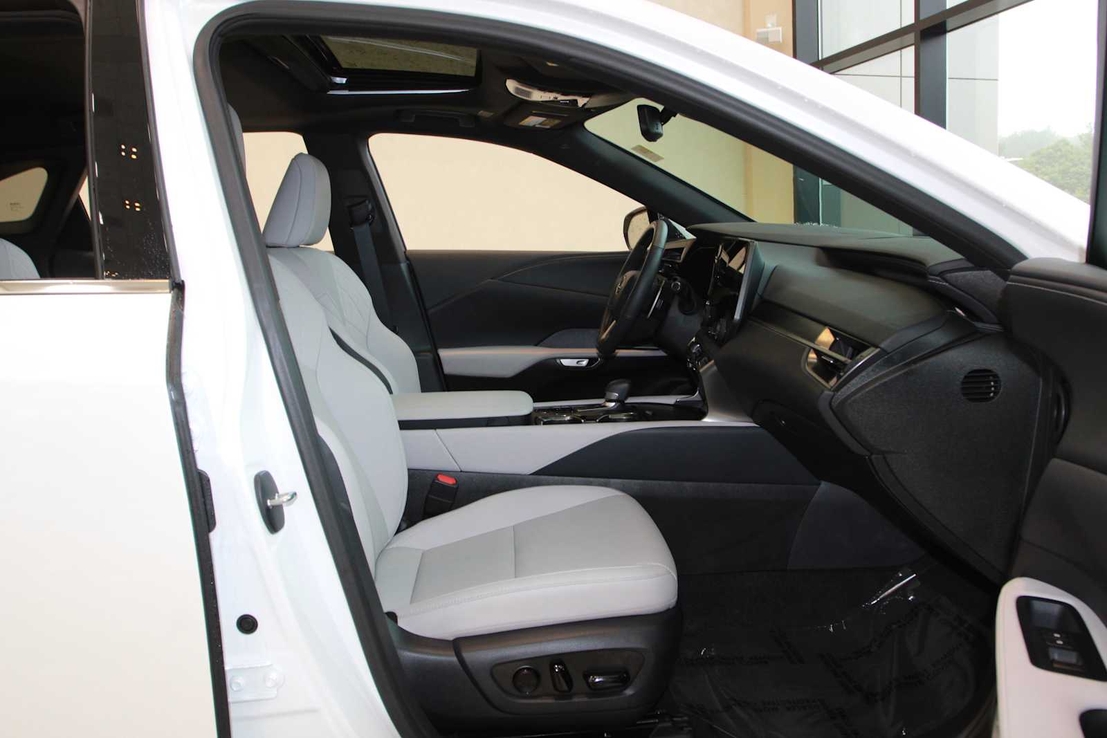 2026 Lexus RX 350 - Photo 28