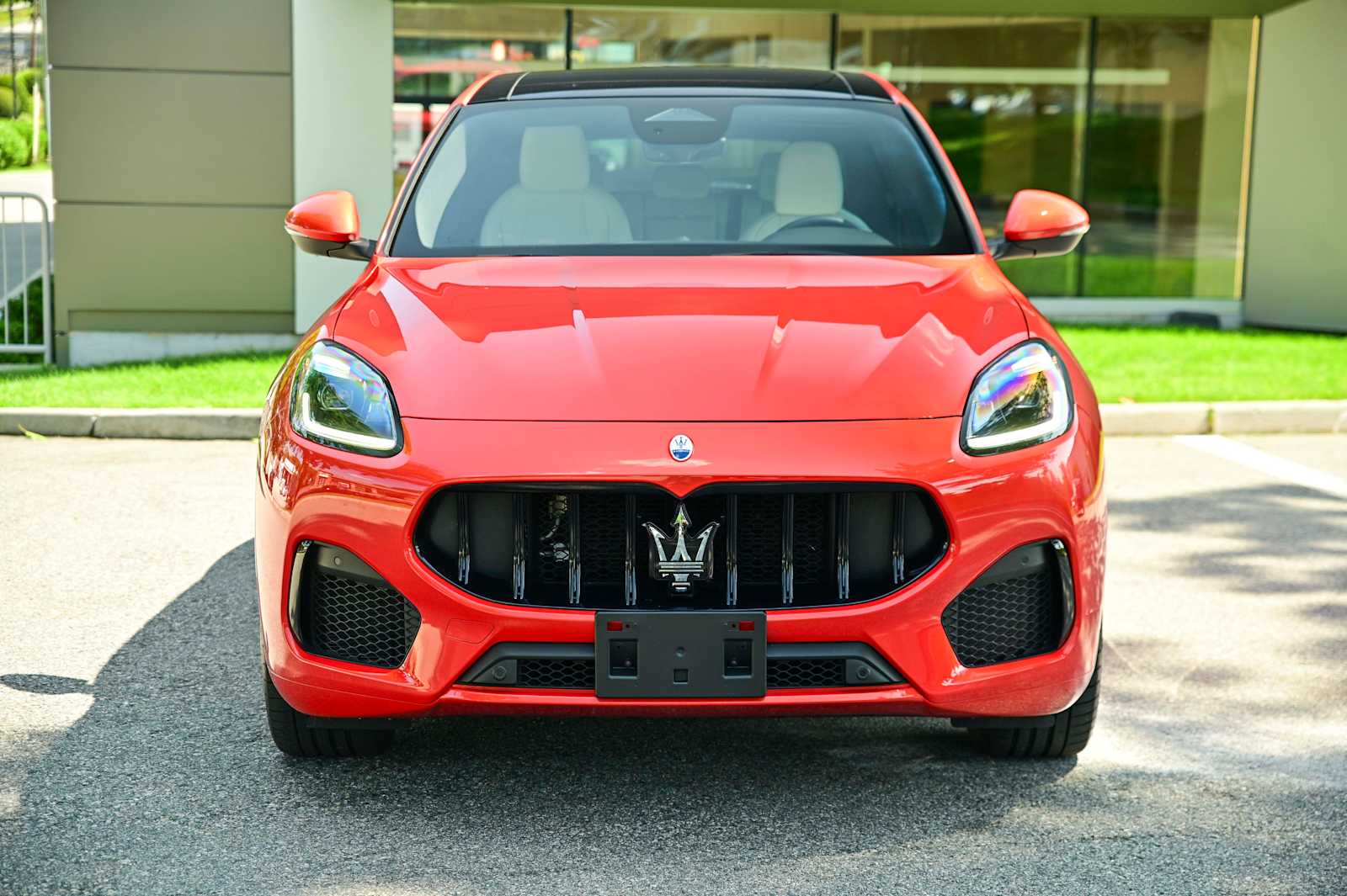 2026 Maserati Grecale Modena V6 - Photo 2