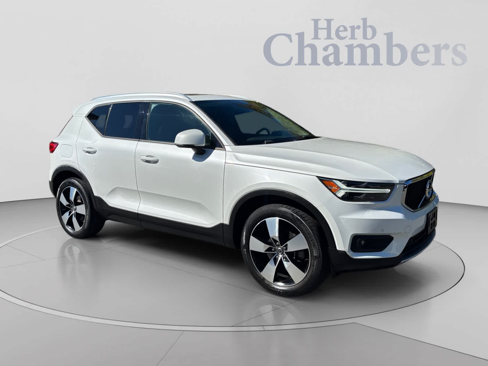 2021 Volvo XC40 Momentum