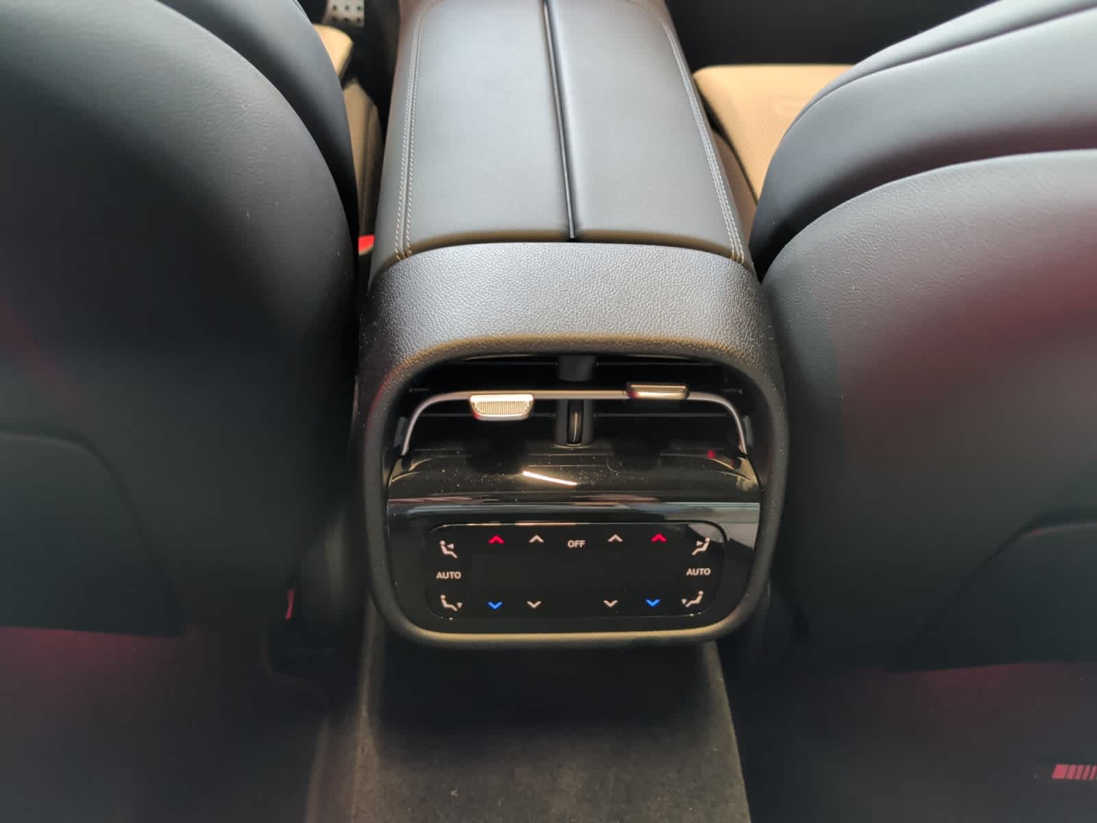 2026 Mercedes-Benz E-Class AMG E53 - Photo 11