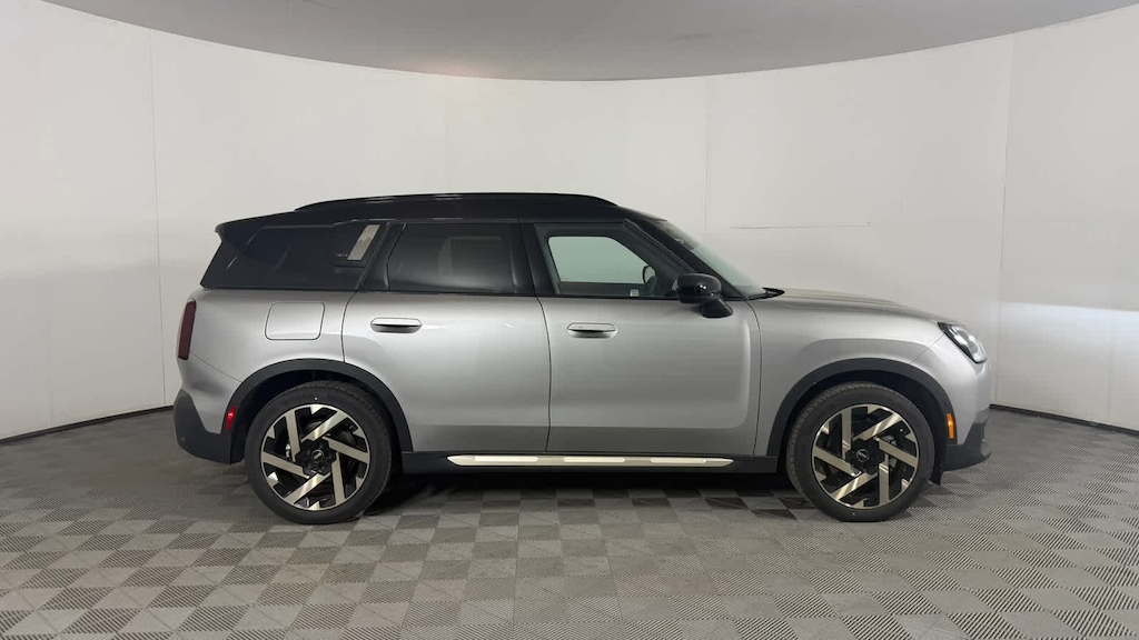 New 2026 MINI Countryman Signature Plus SUV