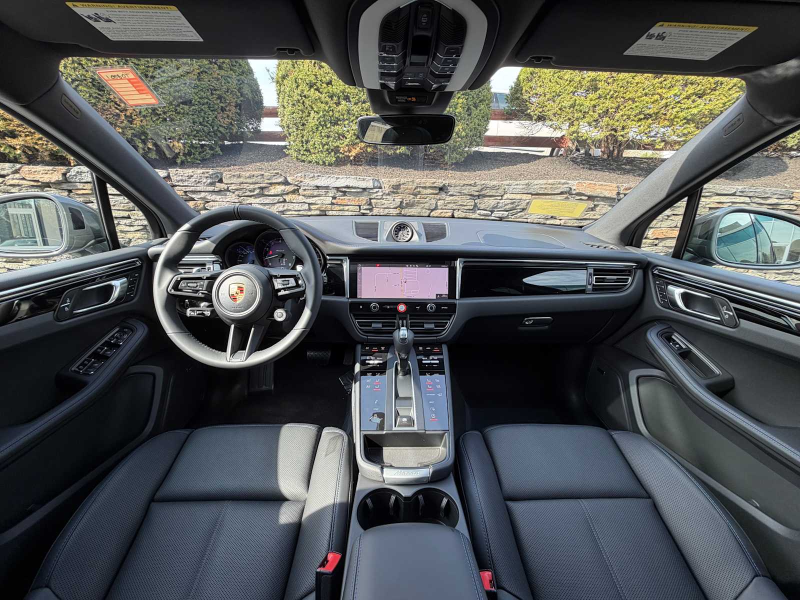 2026 Porsche Macan T - Photo 24