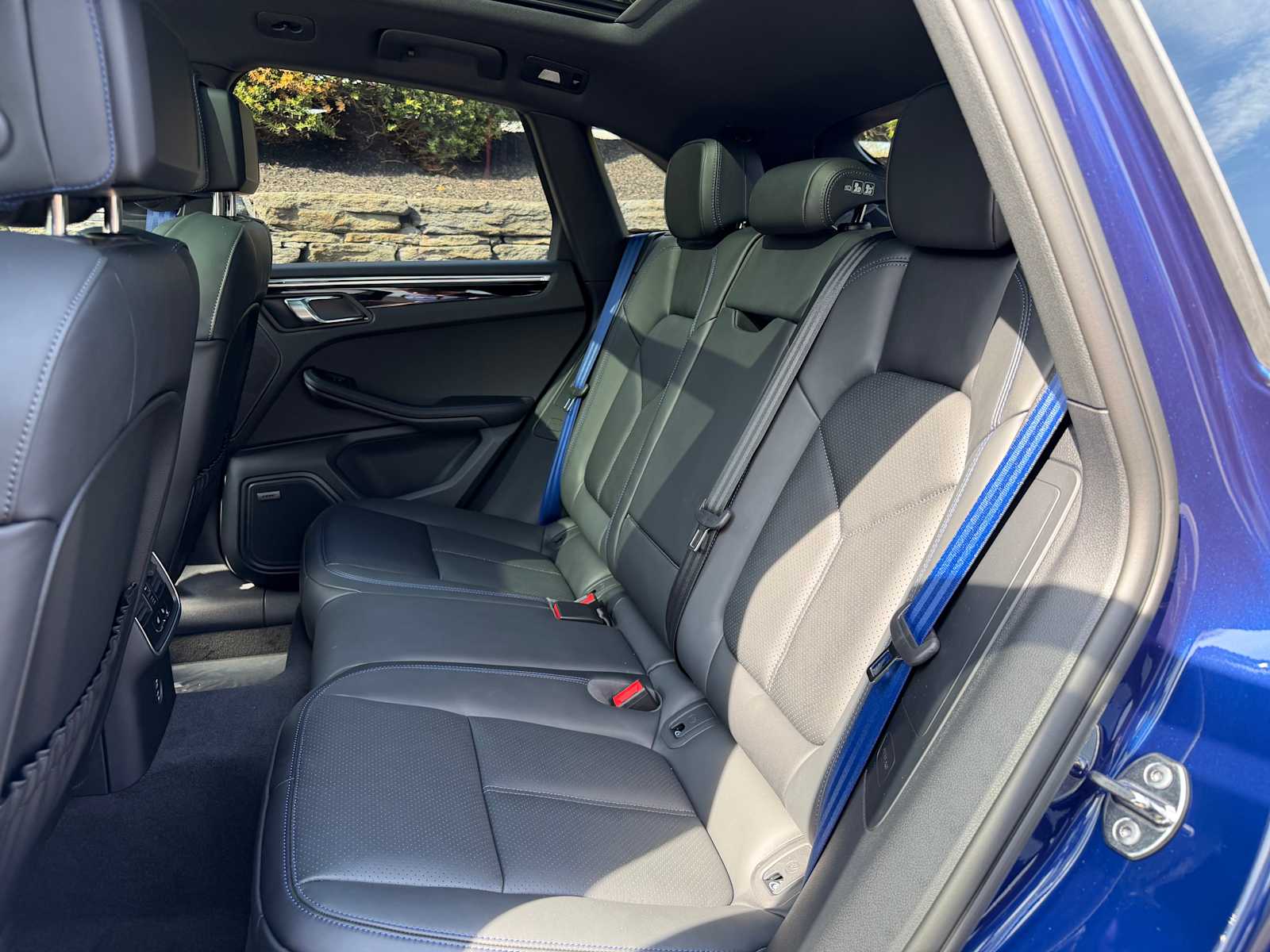 2026 Porsche Macan T - Photo 17