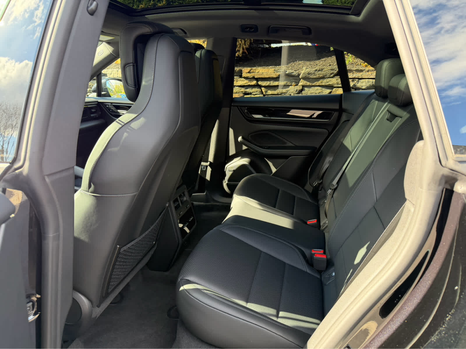 2026 Porsche Macan Base - Photo 17