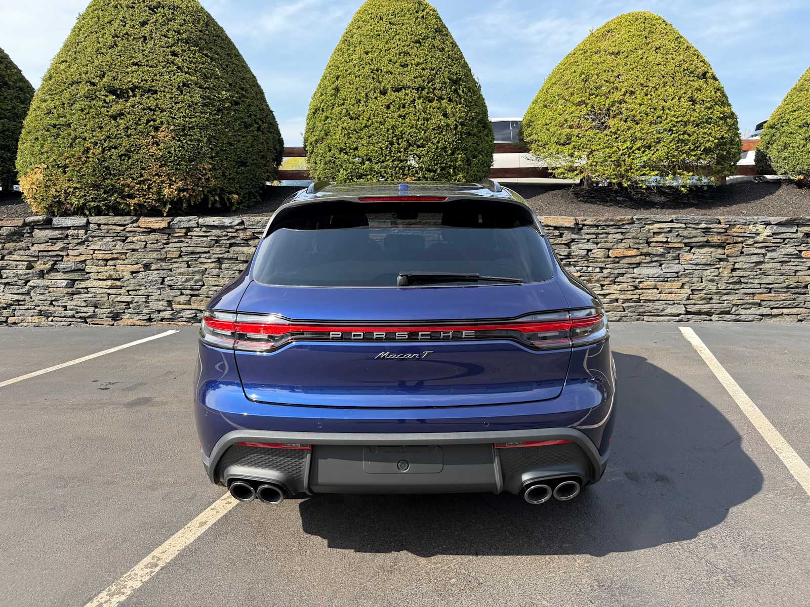 2026 Porsche Macan T - Photo 6