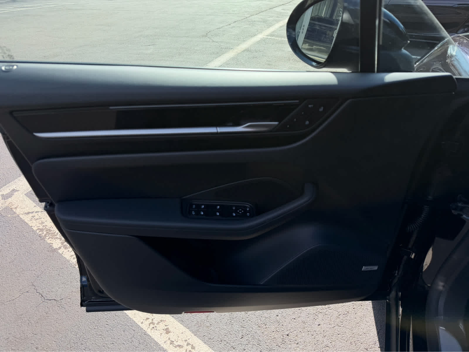 2026 Porsche Macan Base - Photo 16