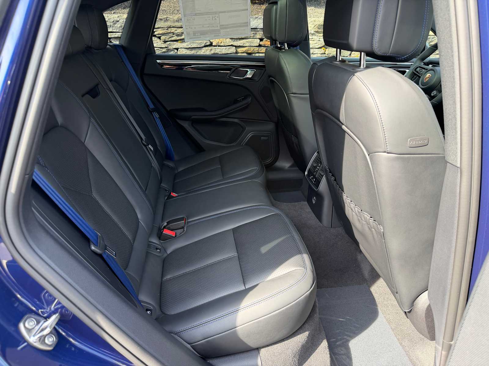 2026 Porsche Macan T - Photo 22