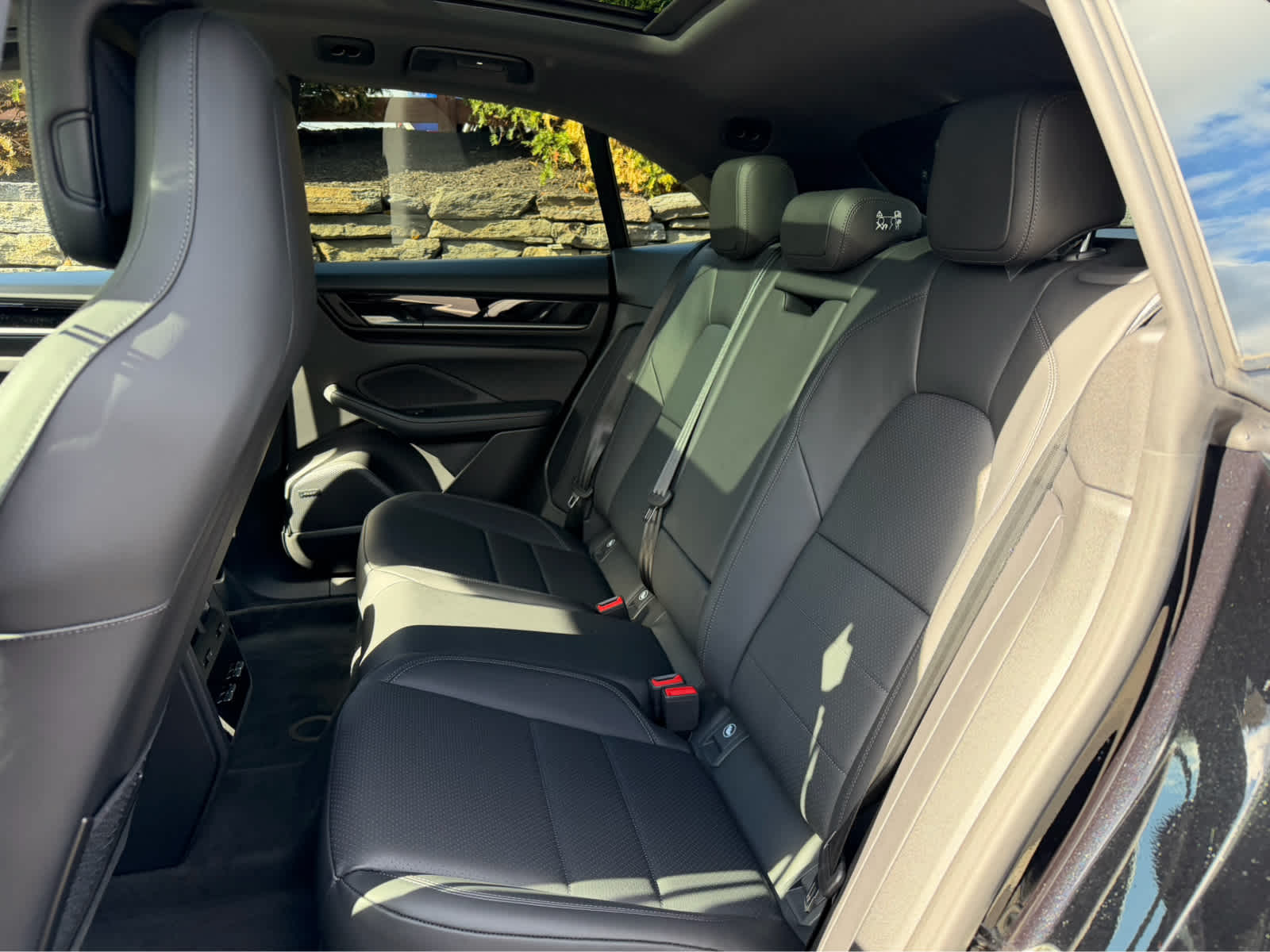 2026 Porsche Macan Base - Photo 18