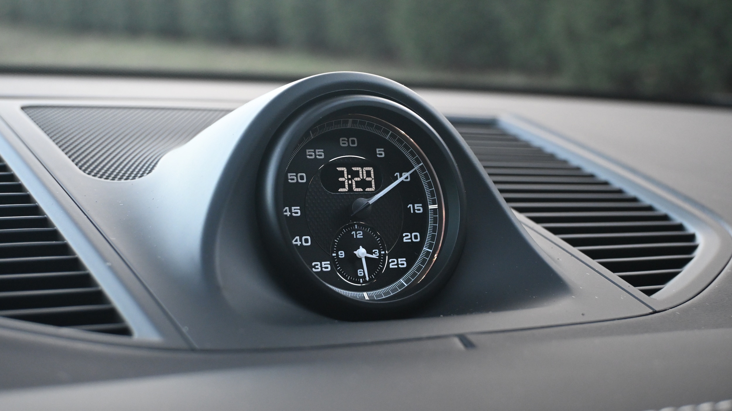 2026 Porsche Macan T - Photo 19