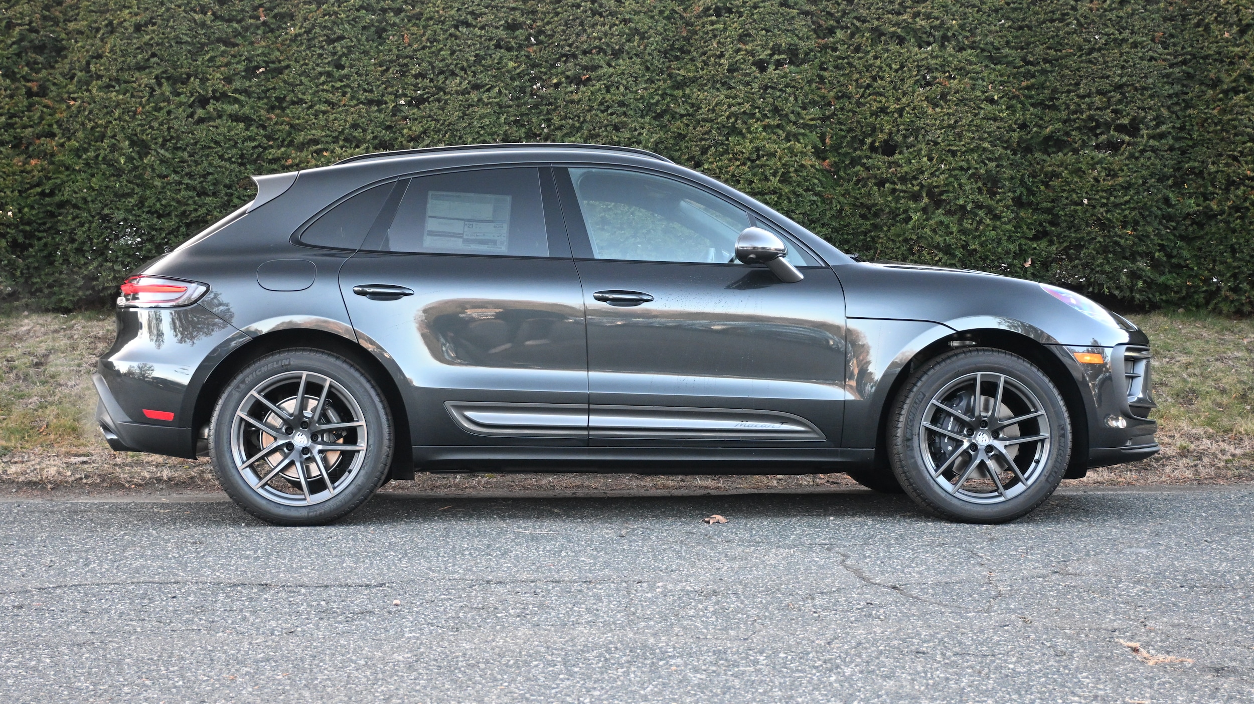 2026 Porsche Macan T - Photo 8