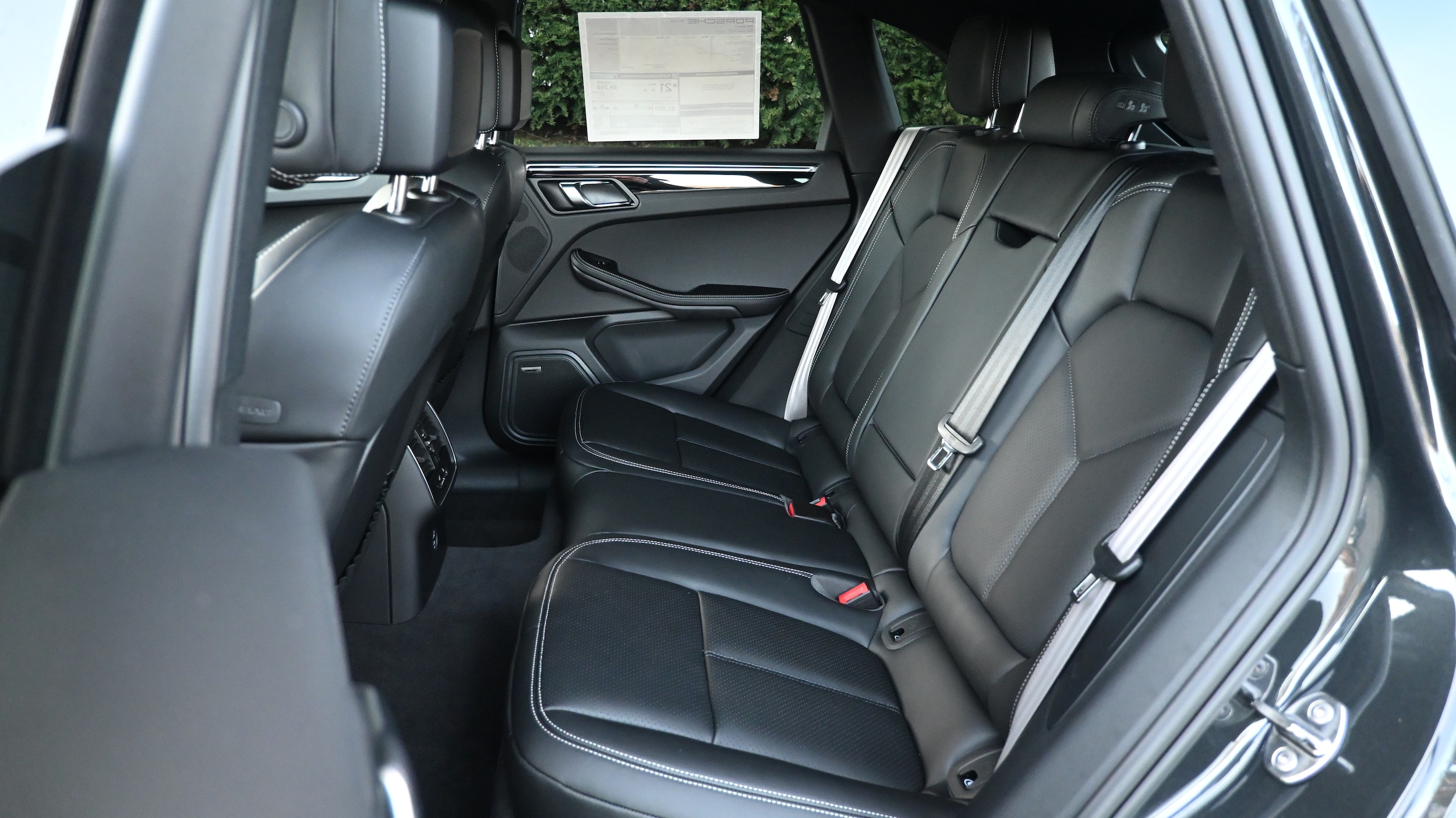 2026 Porsche Macan T - Photo 23