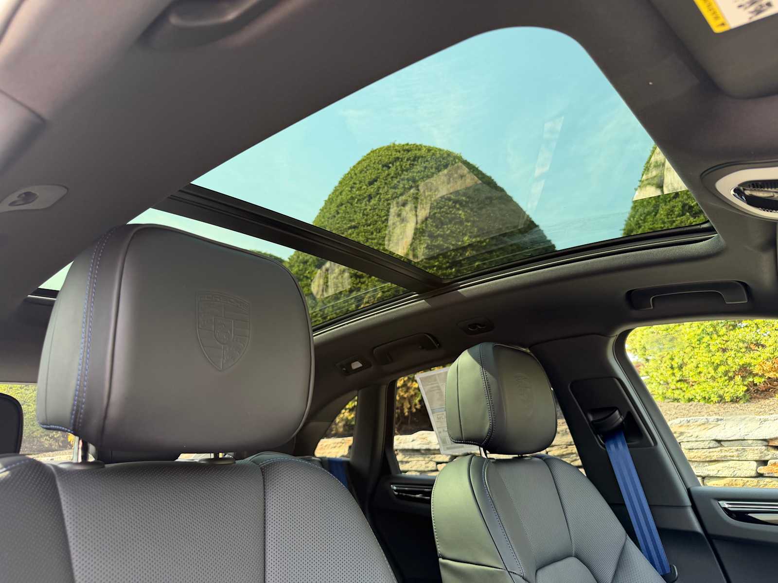 2026 Porsche Macan T - Photo 33